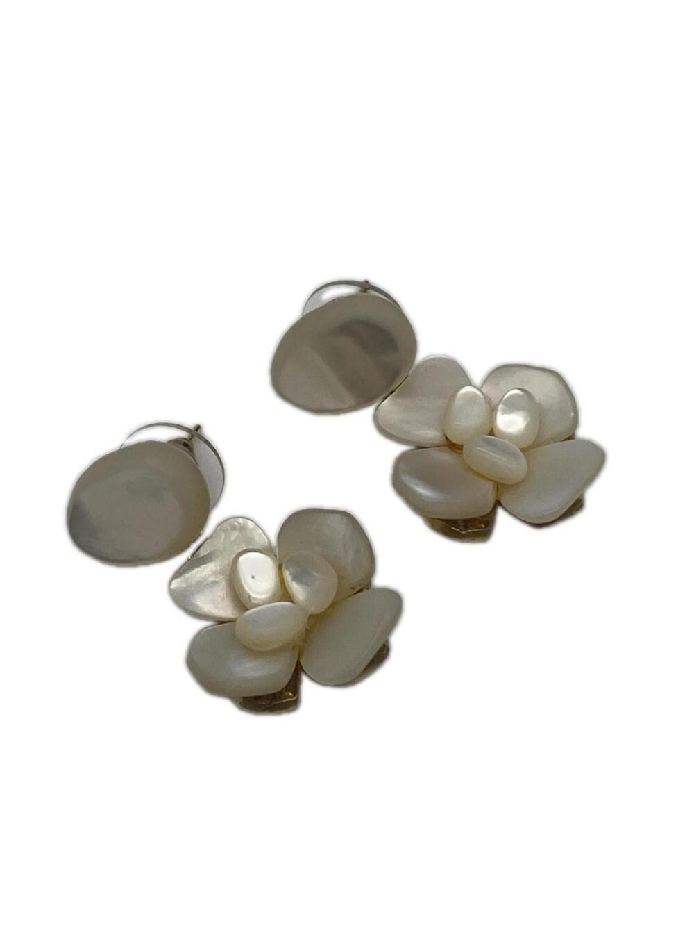Chanel Earrings Camellia Gold-Tone #371325C89B